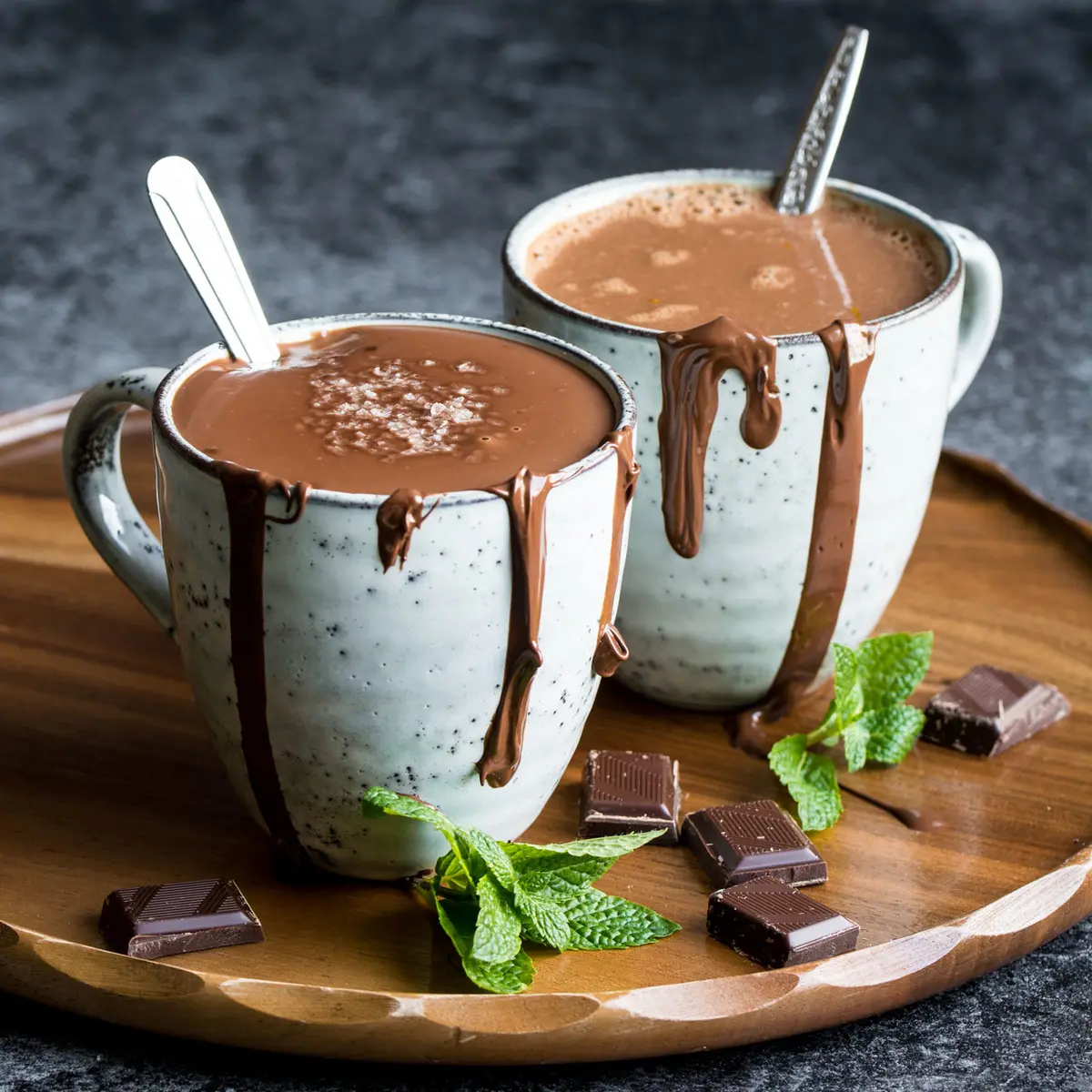 هات چاکلت فندقی